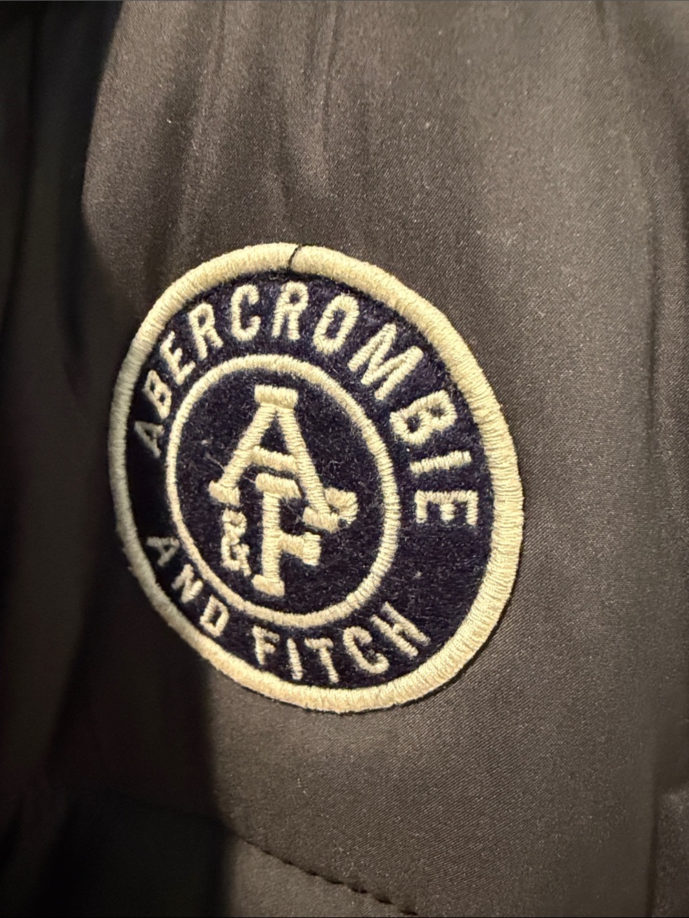 Abercrombie & Fitch Quilted Puffer Vest in Charcoal - Picture 3 of 6